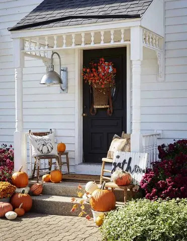 22 Ideas for Your Prettiest Fall Front Door Decor Ever