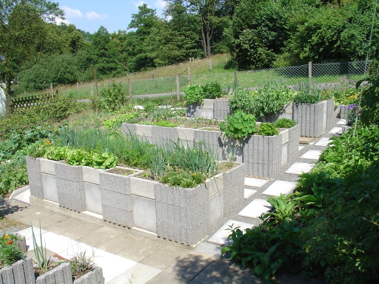5 Creative Ideas for Building Raised Garden Beds - LawnStarter
