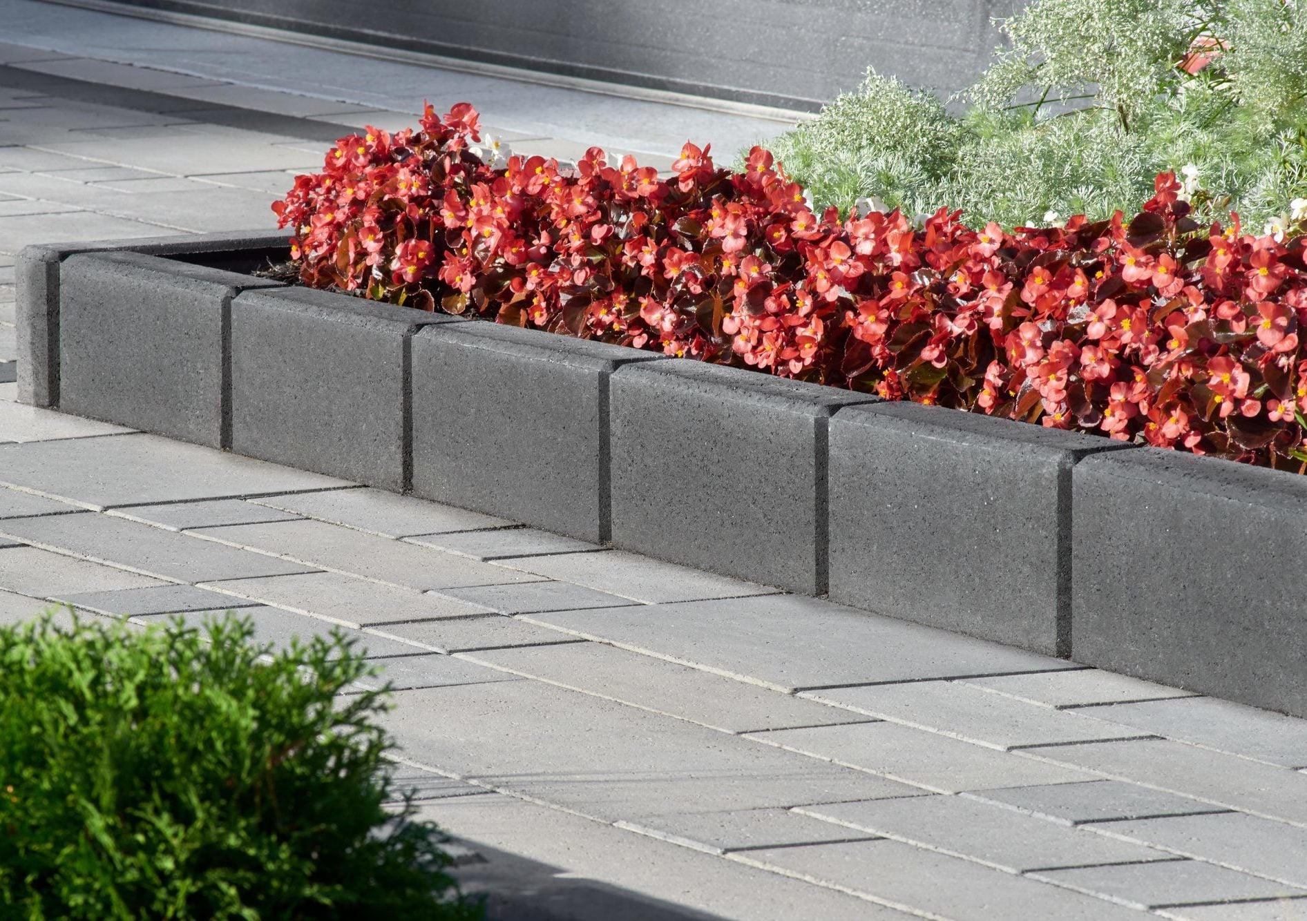 6 Amazing Edging Stone Options for your Landscaping | Techo-Bloc