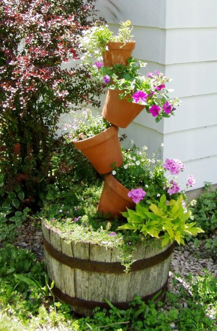 6 Steps to a Flea Market tipsy pot | Flea Market Gardening
