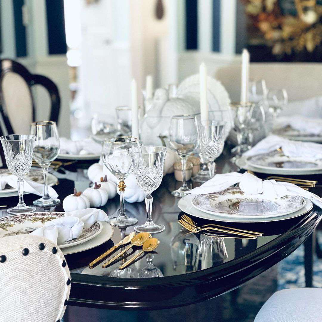 62 Beautiful Thanksgiving Table Settings to Charm Guests
