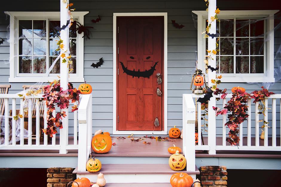 Amazing Halloween homes decorated for spooky season | loveproperty.com