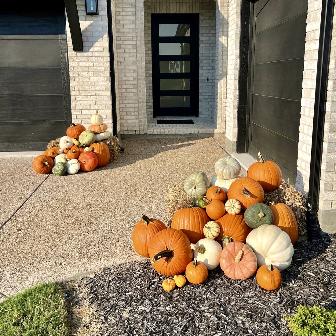 Autumn Classic Porch Pumpkin & Hay Bale Display | Bayou Seasonal – Bayou Seasonal Services