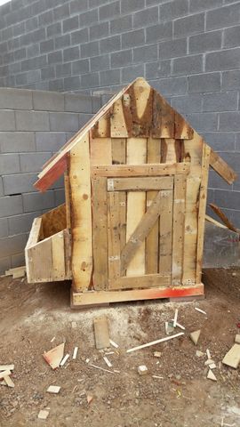 Chicken Coop Made of Pallets : 5 Steps - Instructables