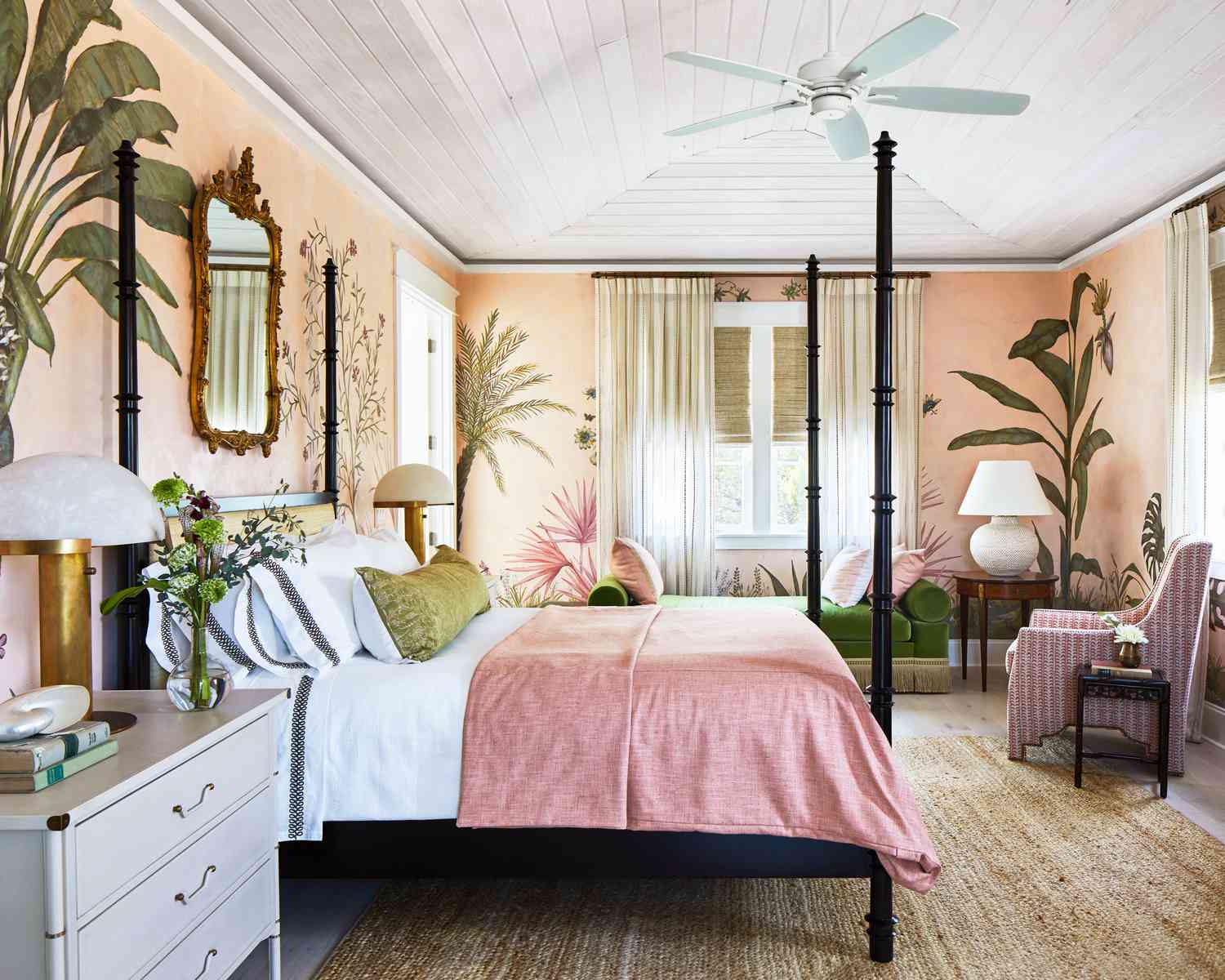 Colorful Beach Bedroom Decorating Ideas