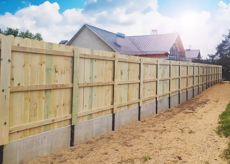 Commercial Wood Privacy Fence Installation in Akron, OH | R&T Fence
