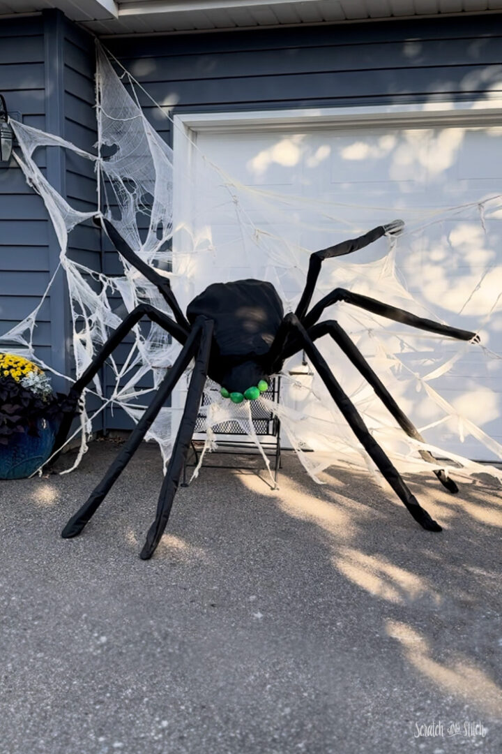 DIY Giant Halloween Spider Decoration with Video Tutorial