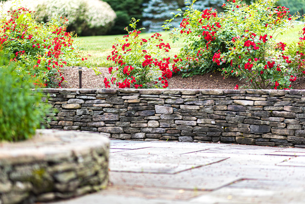 Dry Stack Fieldstone Wall Ideas That Will Charm Any Home