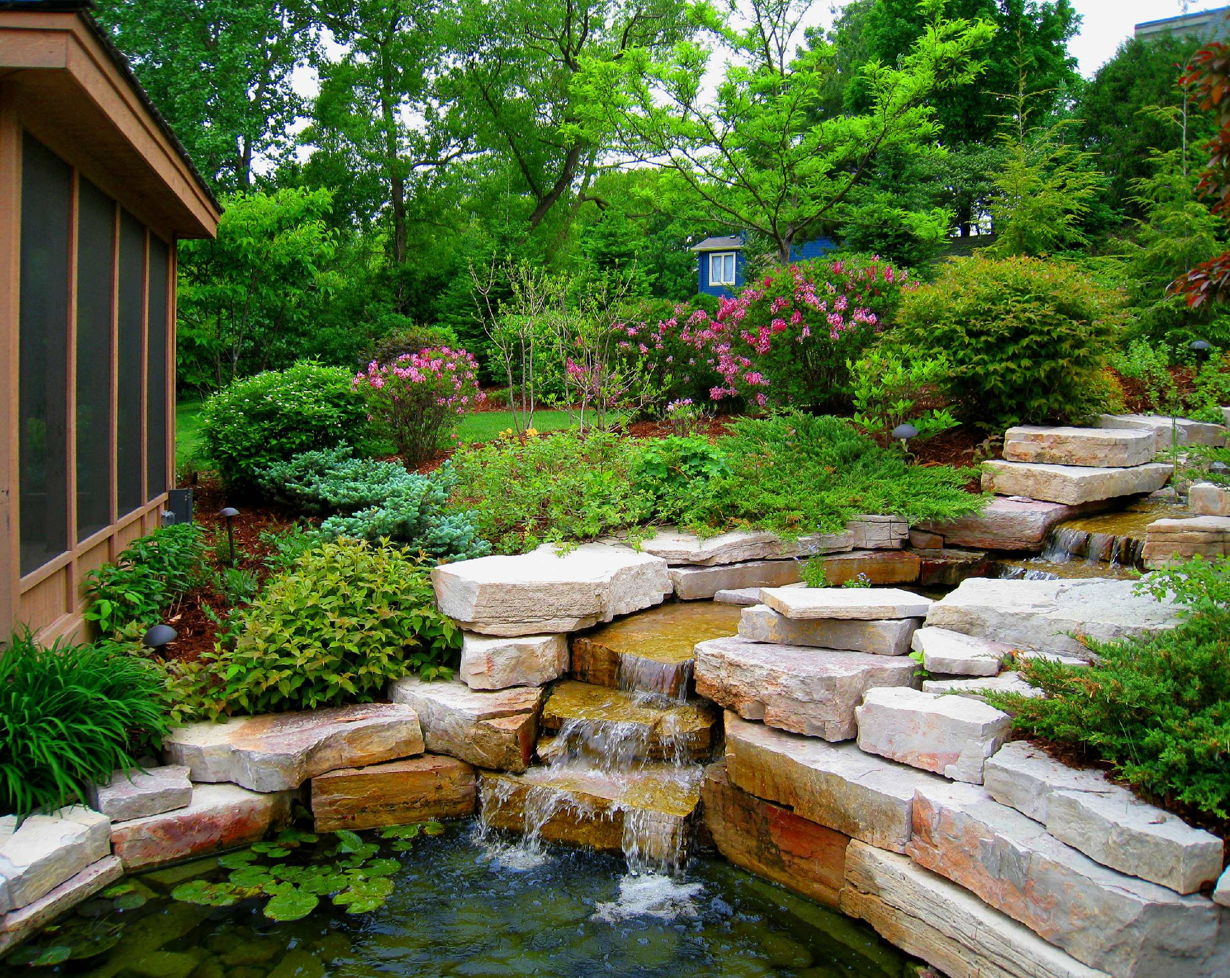 Fresh Ideas for Landscaping With Rocks and Stones
