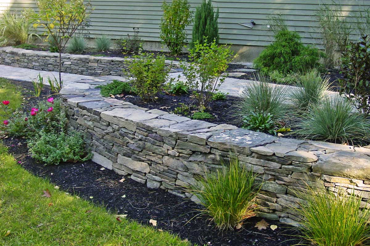 Gogan Landscaping Stone Wall Mason