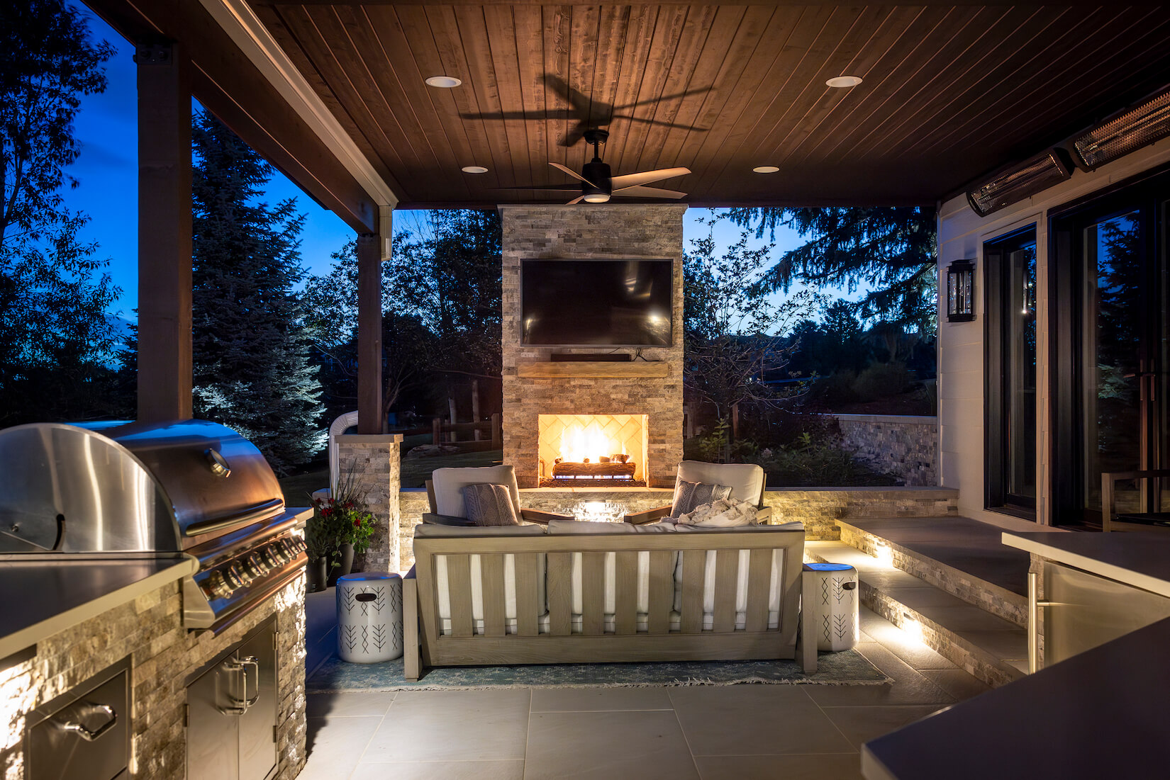 Guide To Building a Luxury Outdoor Kitchen
