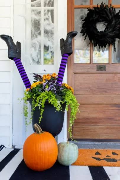 Halloween Porch Decor Ideas Using an Outdoor Planter | HGTV