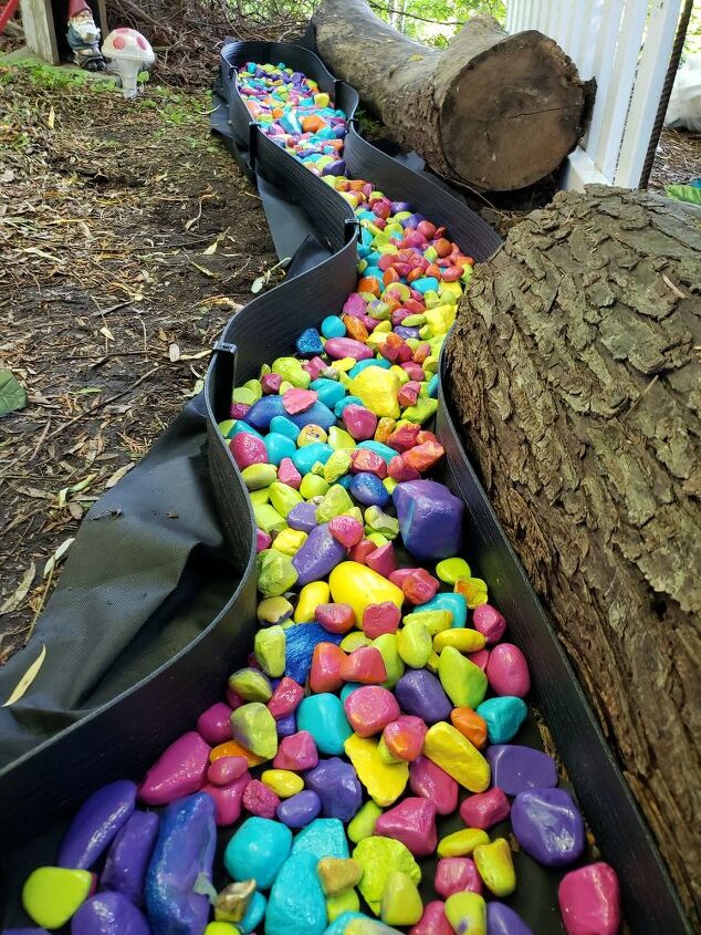 How to Make DIY Rainbow River Rocks For a Magical Yard Decor Idea | Hometalk