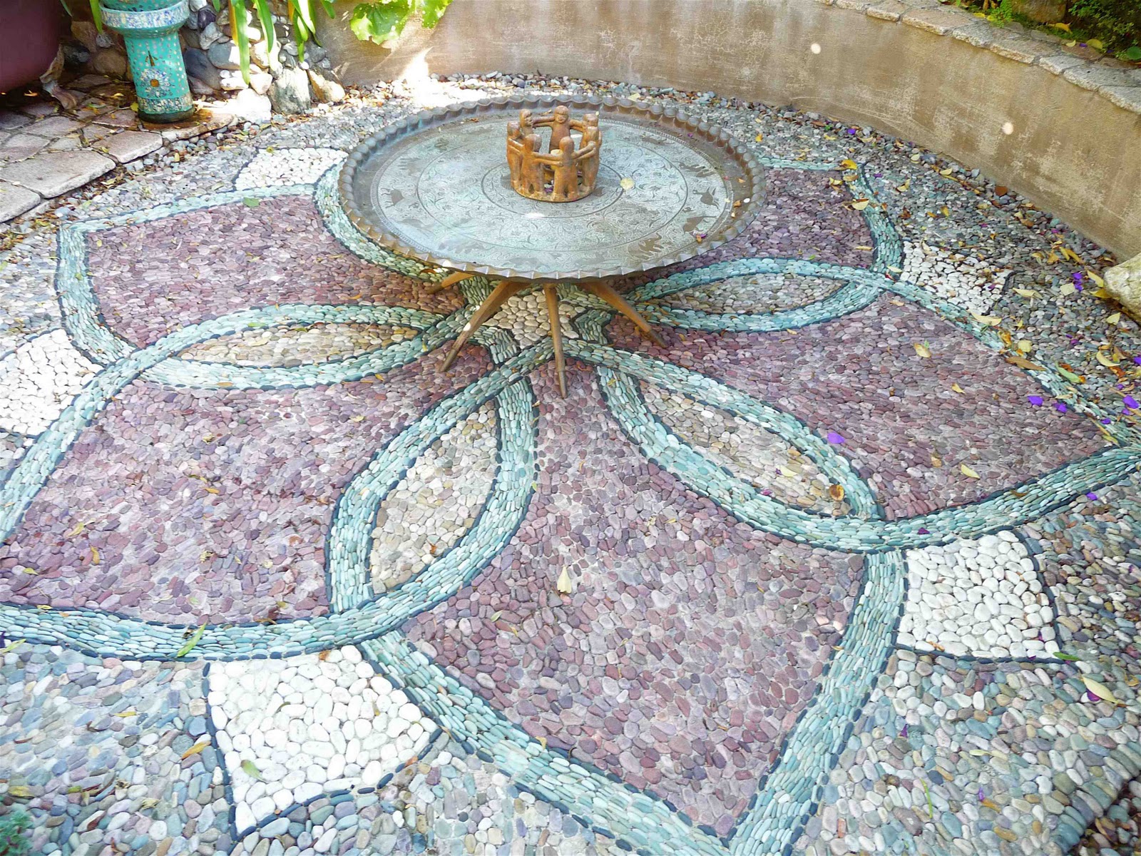 Jeffrey Bale's World of Gardens: Pebble Mosaic for the Garden