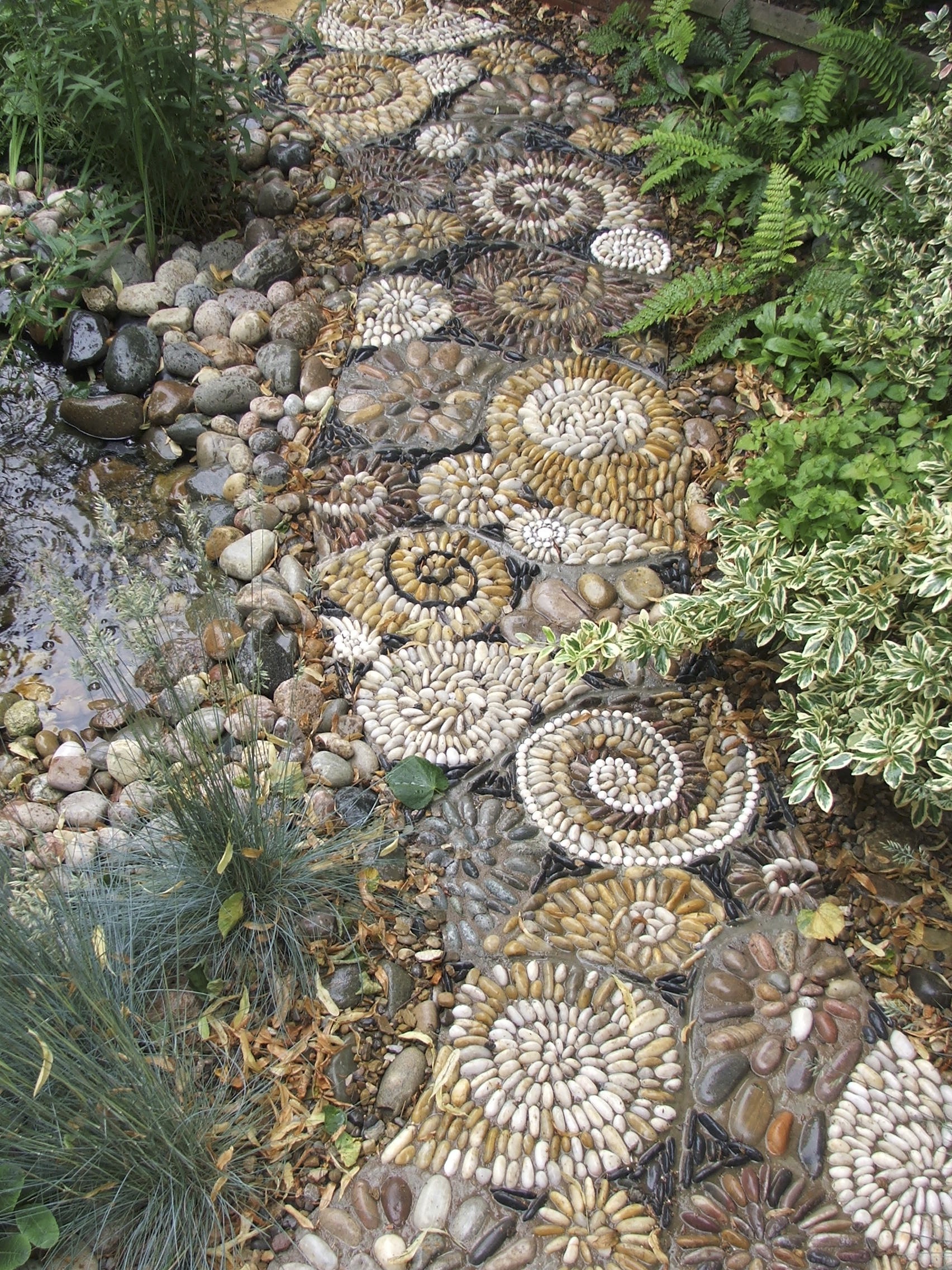 Mosaic garden design at Harrogate Flower Show