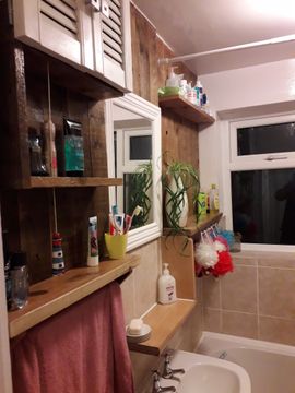 Organised Bathroom Recycled Wood Pallet Wall Features : 5 Steps (with Pictures) - Instructables