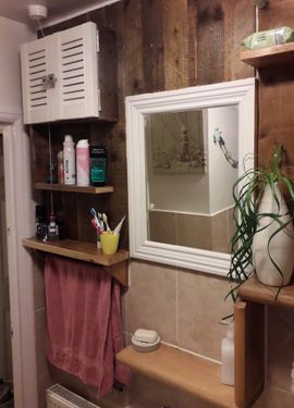 Organised Bathroom Recycled Wood Pallet Wall Features : 5 Steps (with Pictures) - Instructables
