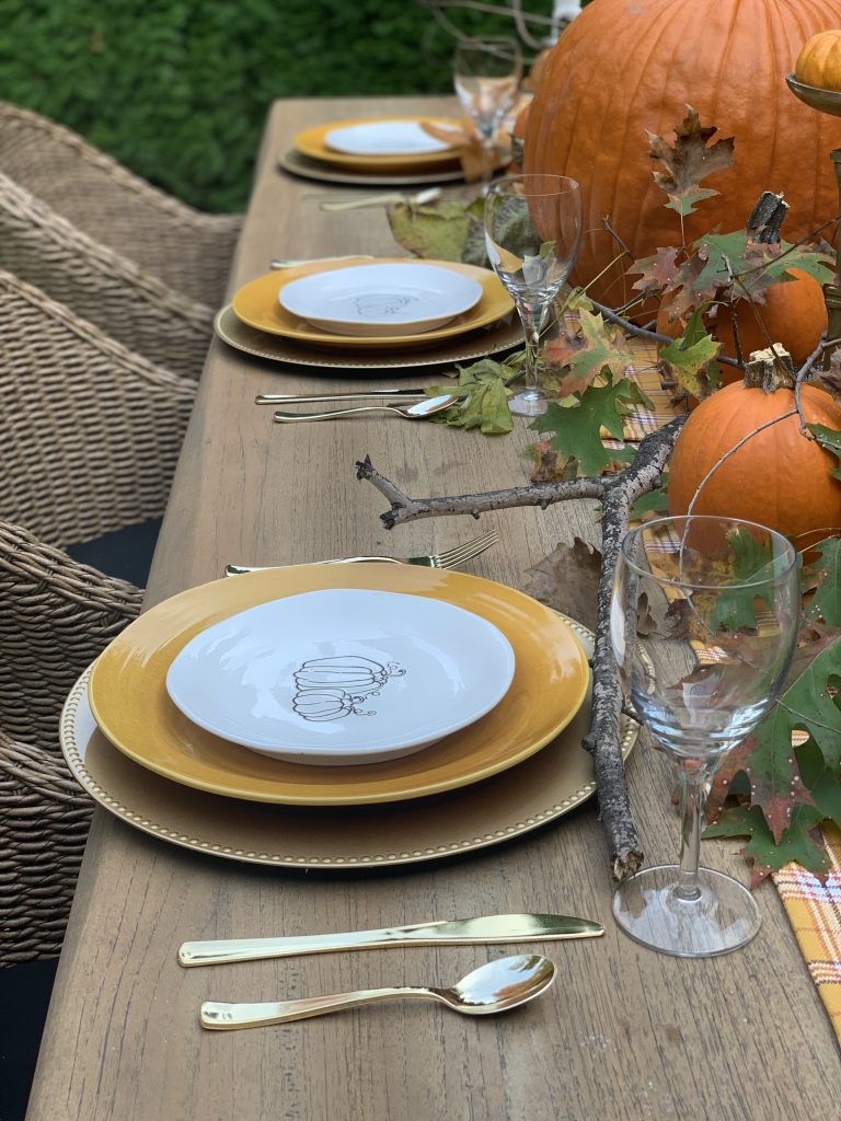 Outdoor Thanksgiving Table Scape - Haneen's Haven
