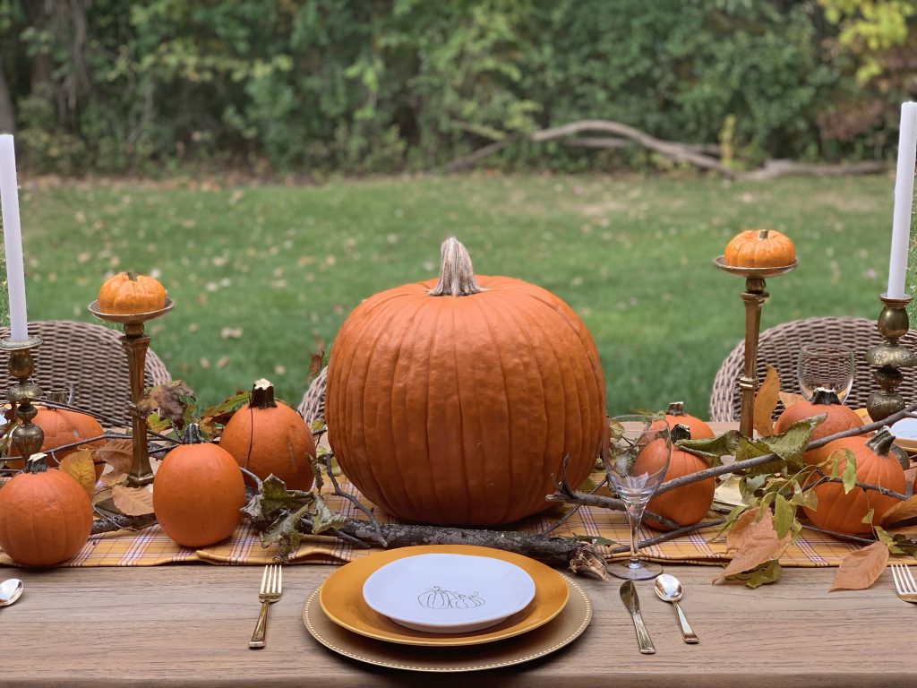 Outdoor Thanksgiving Table Scape - Haneen's Haven