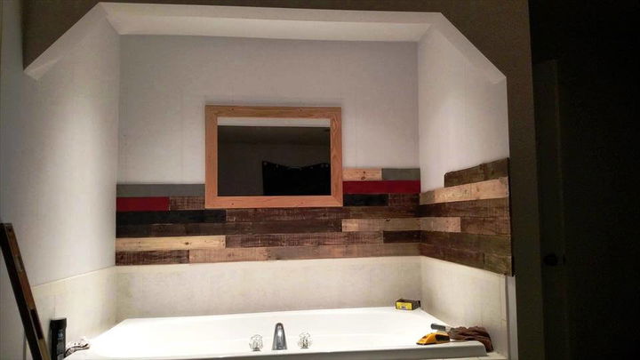 Pallet Wall Paneling Project Around the Jacuzzi Bath Tub - Easy Pallet Ideas