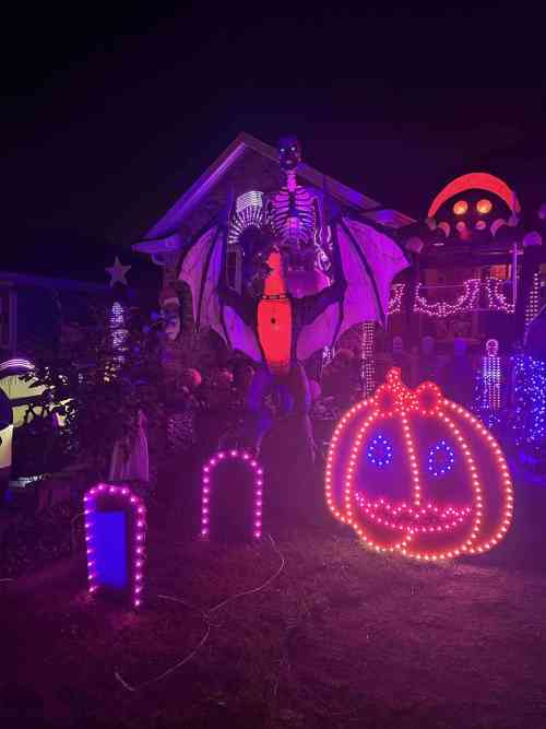 Roundup of the best Halloween yard displays in Minnesota