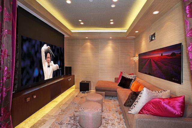 Small Home Theater Room Design Ideas - Realestaged