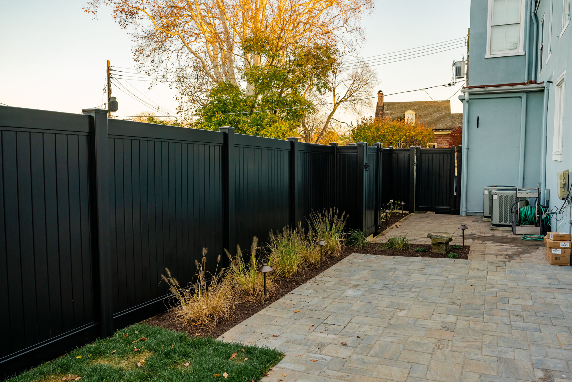 Vinyl Fences - Integrous Fences and Decks