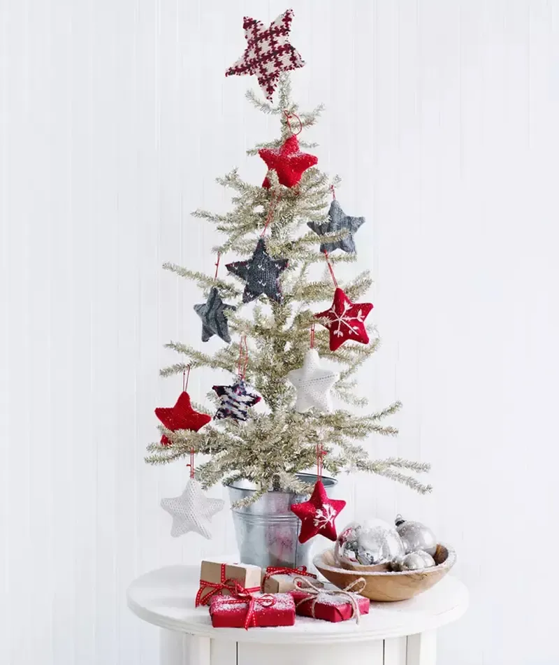 10 Best Small Christmas Tree Topper Ideas for Your 4 ft Tree