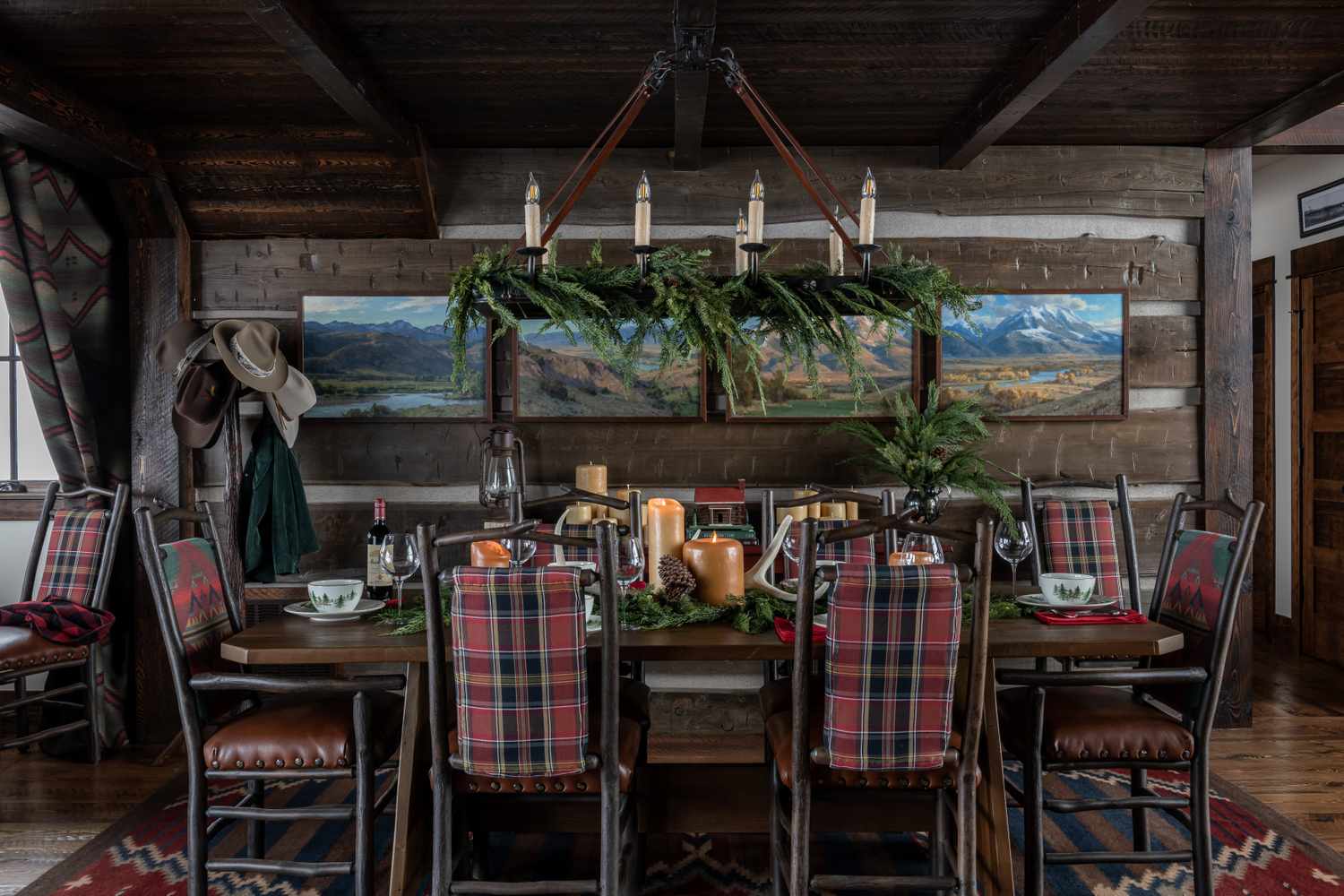 10 Dining Room Decorating Ideas for the Holidays That Feel Festive, Not  Fussy