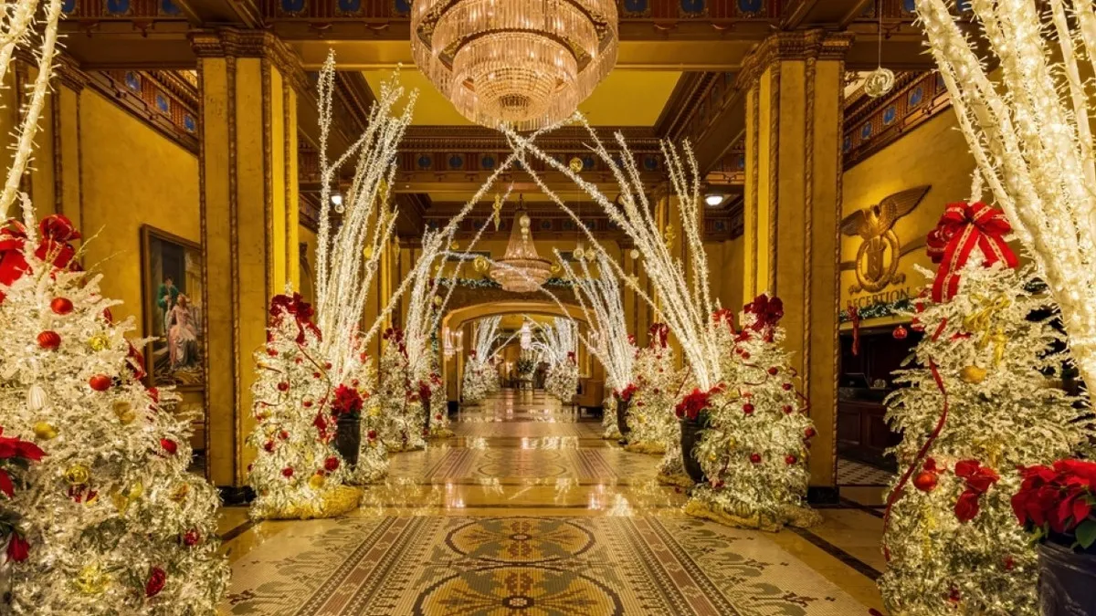 10 Luxurious Christmas Stays Around The World