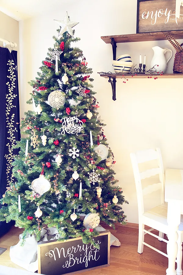 12 Gorgeous Christmas Trees sure to Inspire - Making it in the Mountains