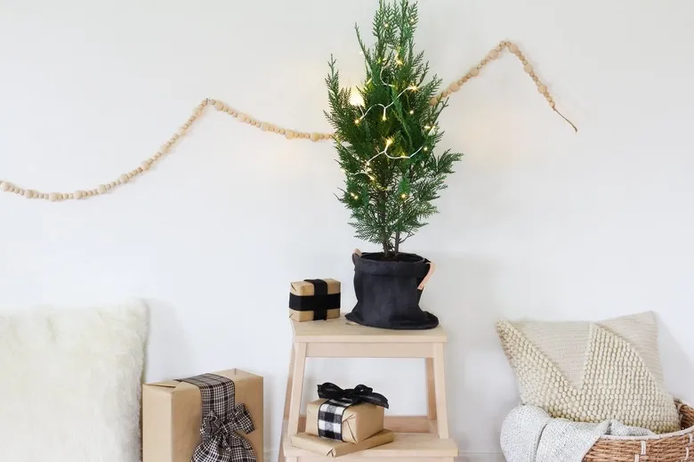 12 Small Space Holiday Decor Ideas For A Festive Season