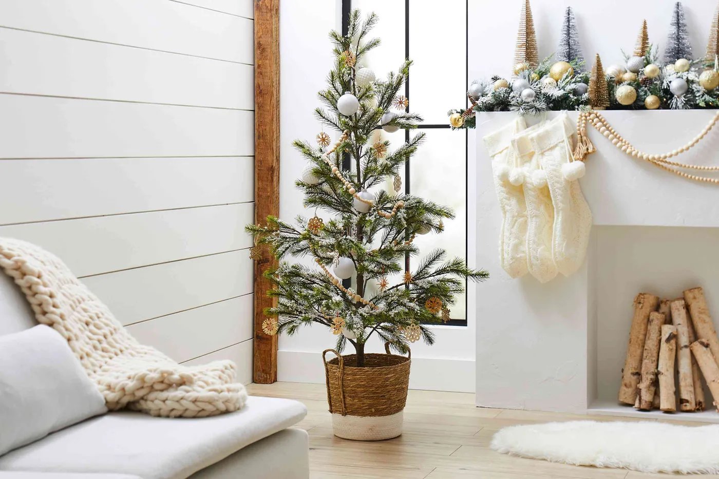 14 Scandinavian Christmas Trees That Will Bring You Joy