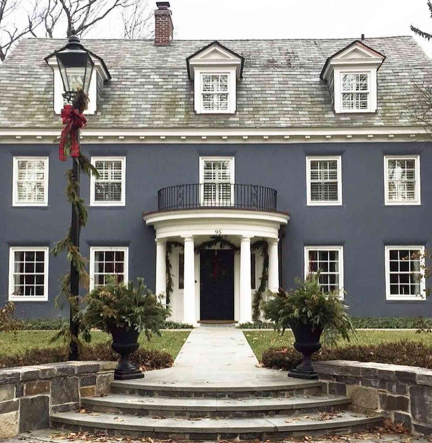 15 Gray Houses With Black Trim to Inspire Your Next Exterior Update