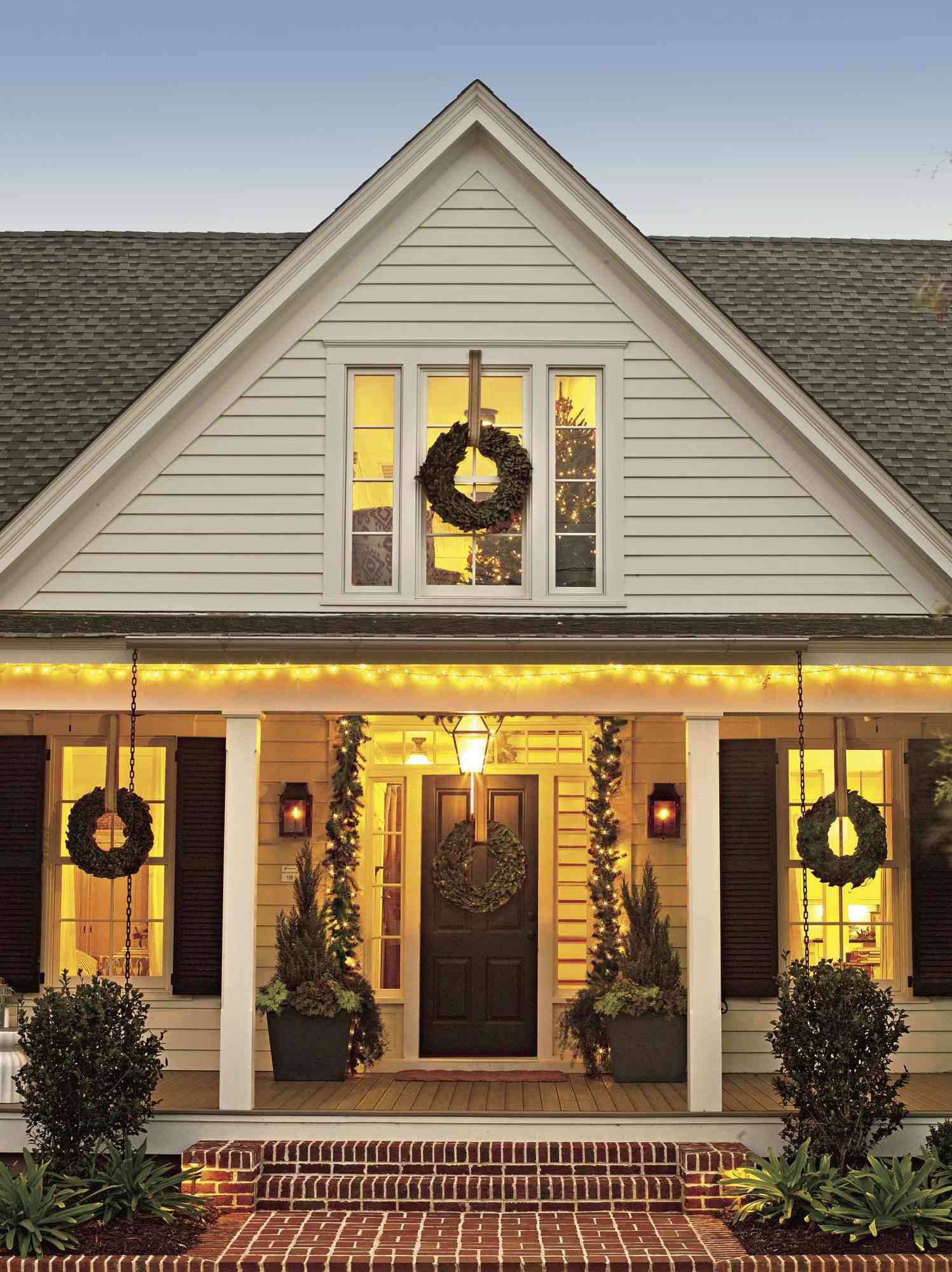 16 Outdoor Christmas Lights Ideas