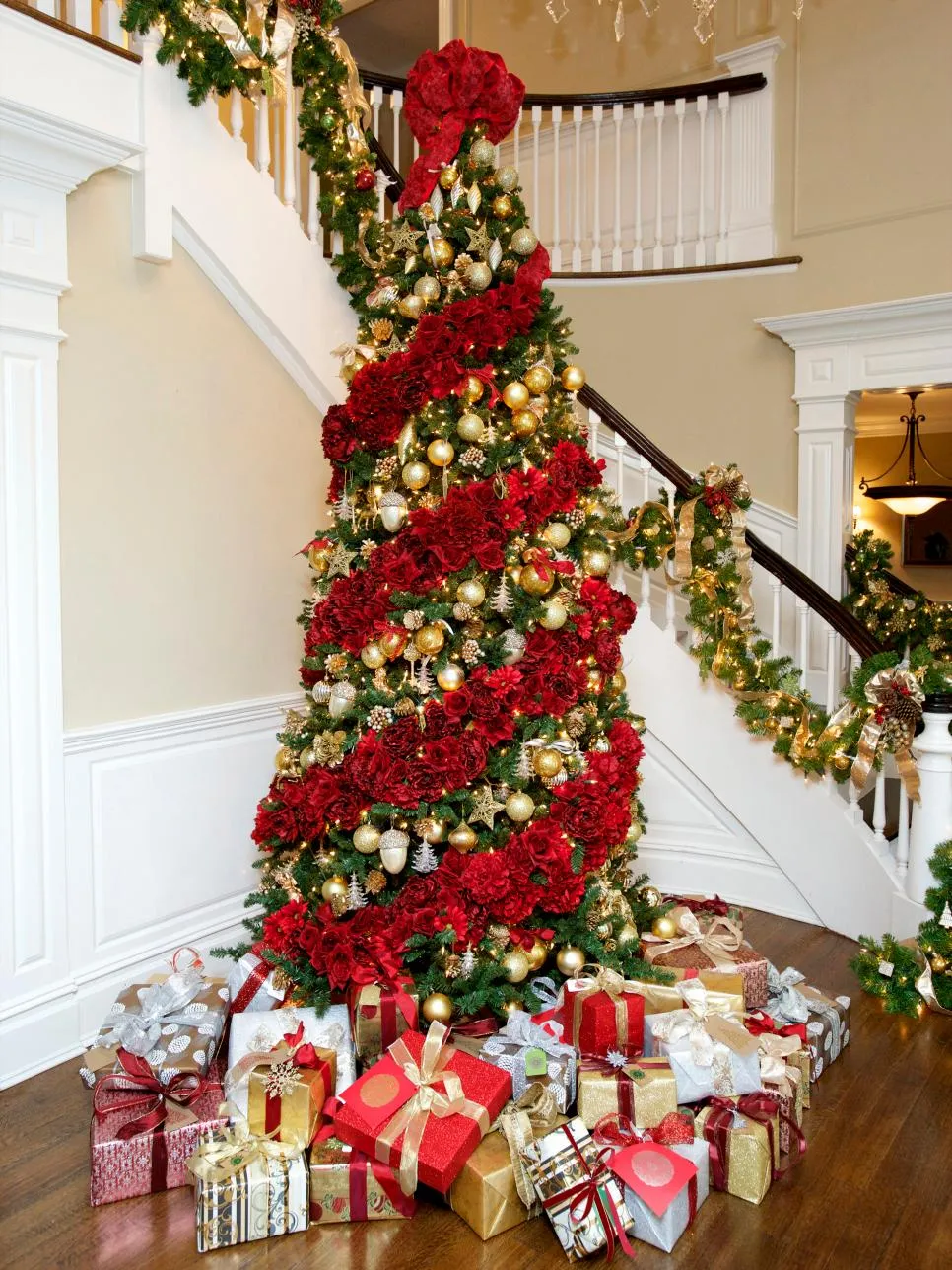 16 Unique Ways to Decorate Your Christmas Tree – The Holiday Chick