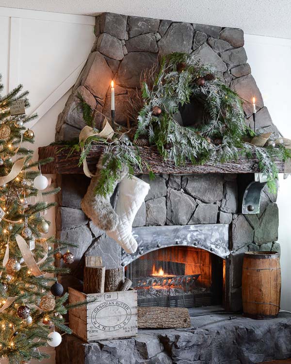 20 Beautiful Rustic Christmas Mantel Decoration Ideas to Inspire Your Holiday Home - Decor Home Original