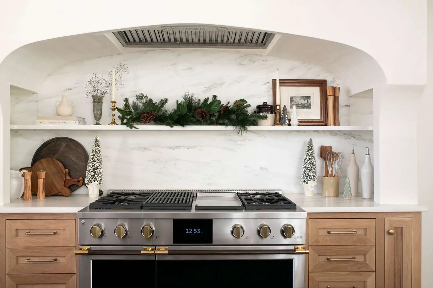 20 Christmas Kitchen Decorating Ideas To Cherish All Season Long