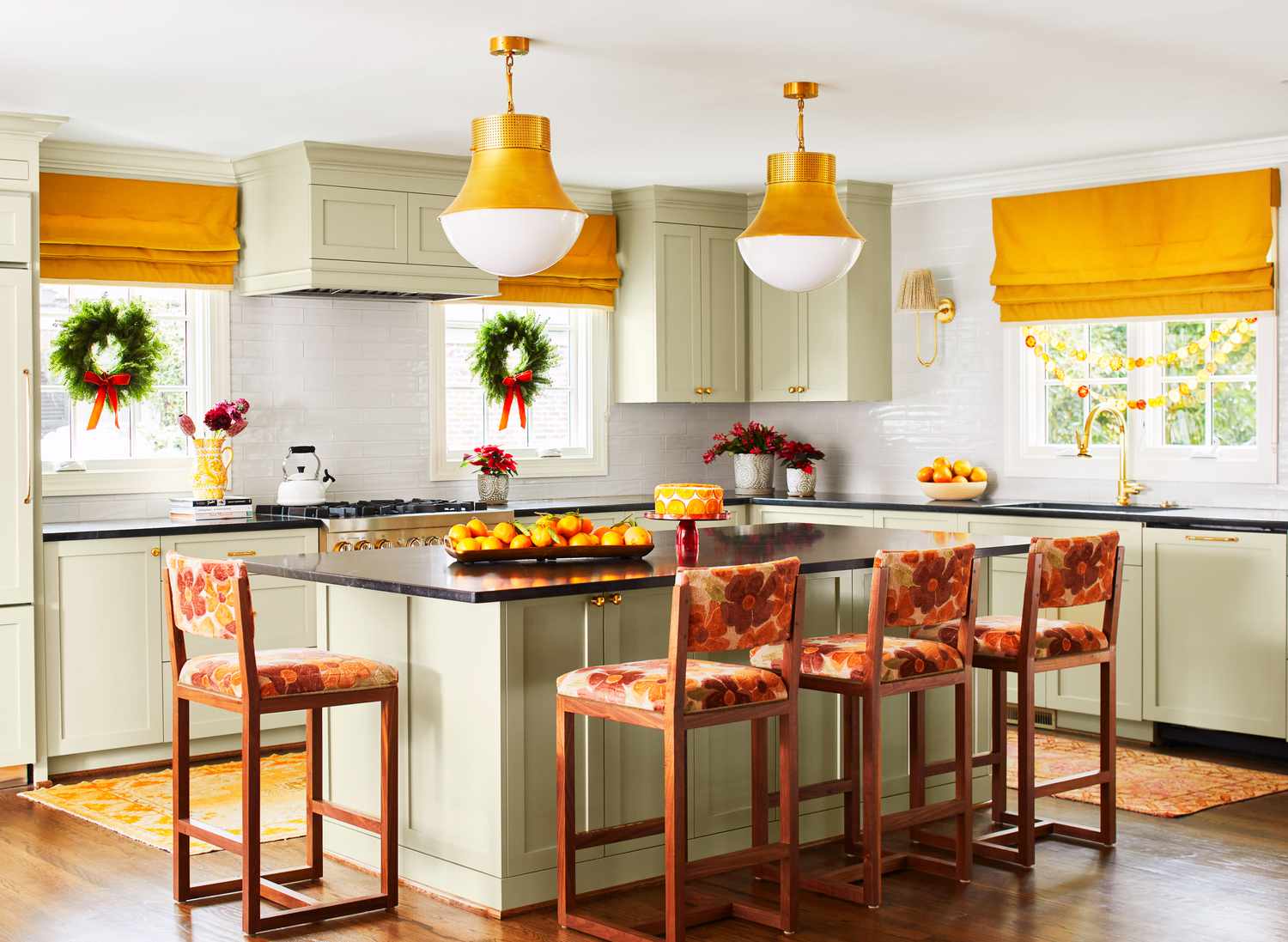 20 Christmas Kitchen Decorating Ideas To Cherish All Season Long