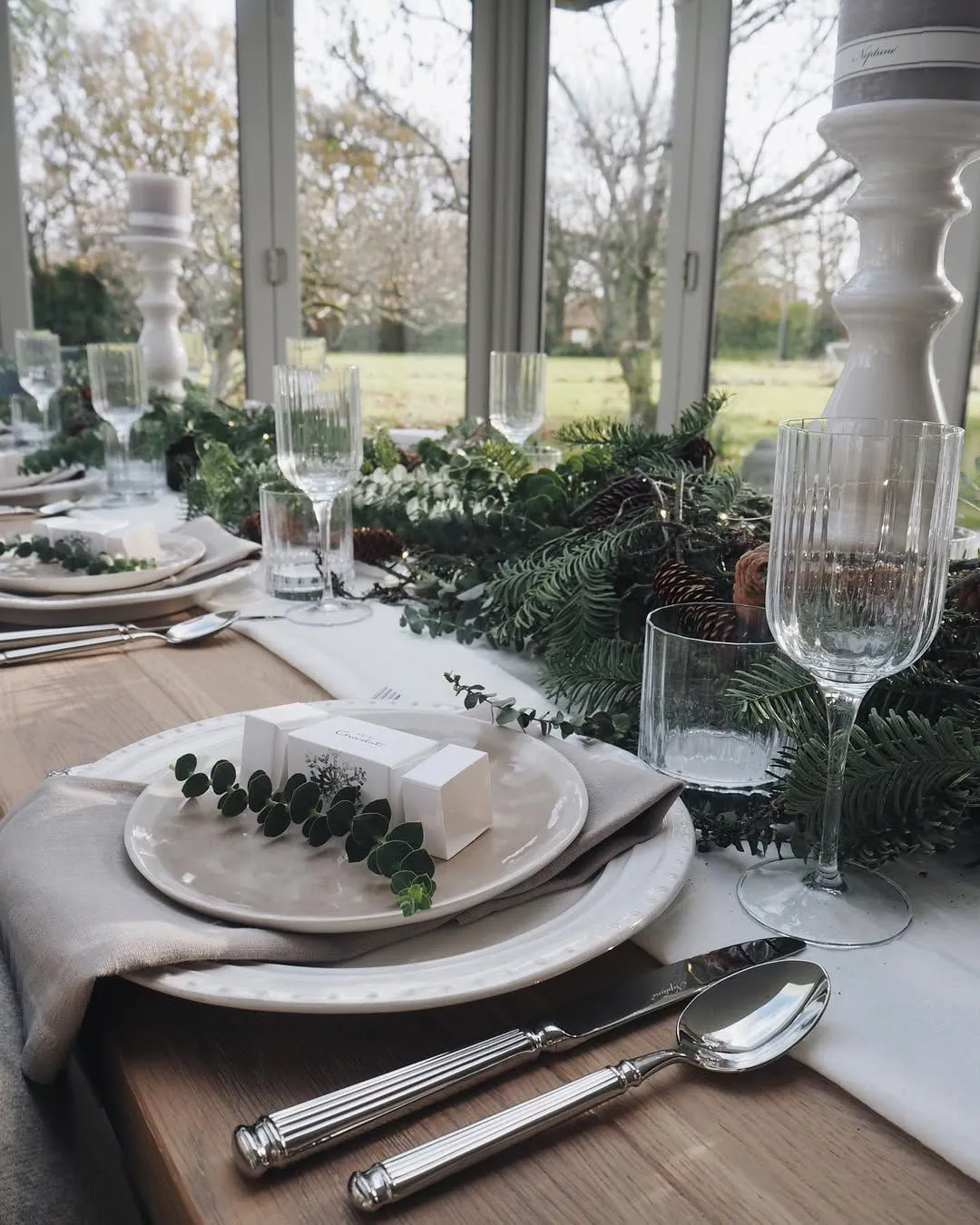 20 Christmas Table Decor Ideas for a Festive Dining Setting