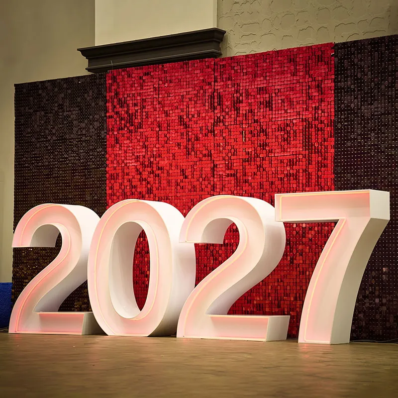 Фотозона 2027 с пайетками в аренду для новогоднего мероприятия