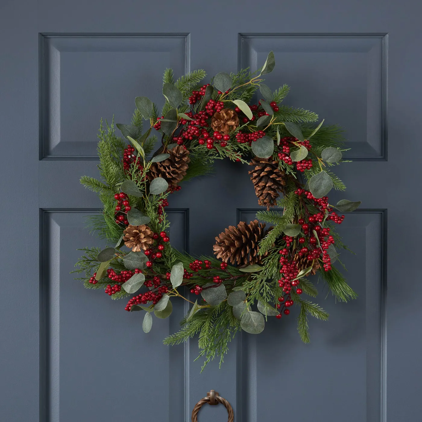 22' BERRY/EUCALYPTUS/PINECONE WREATH – Planson Outdoors