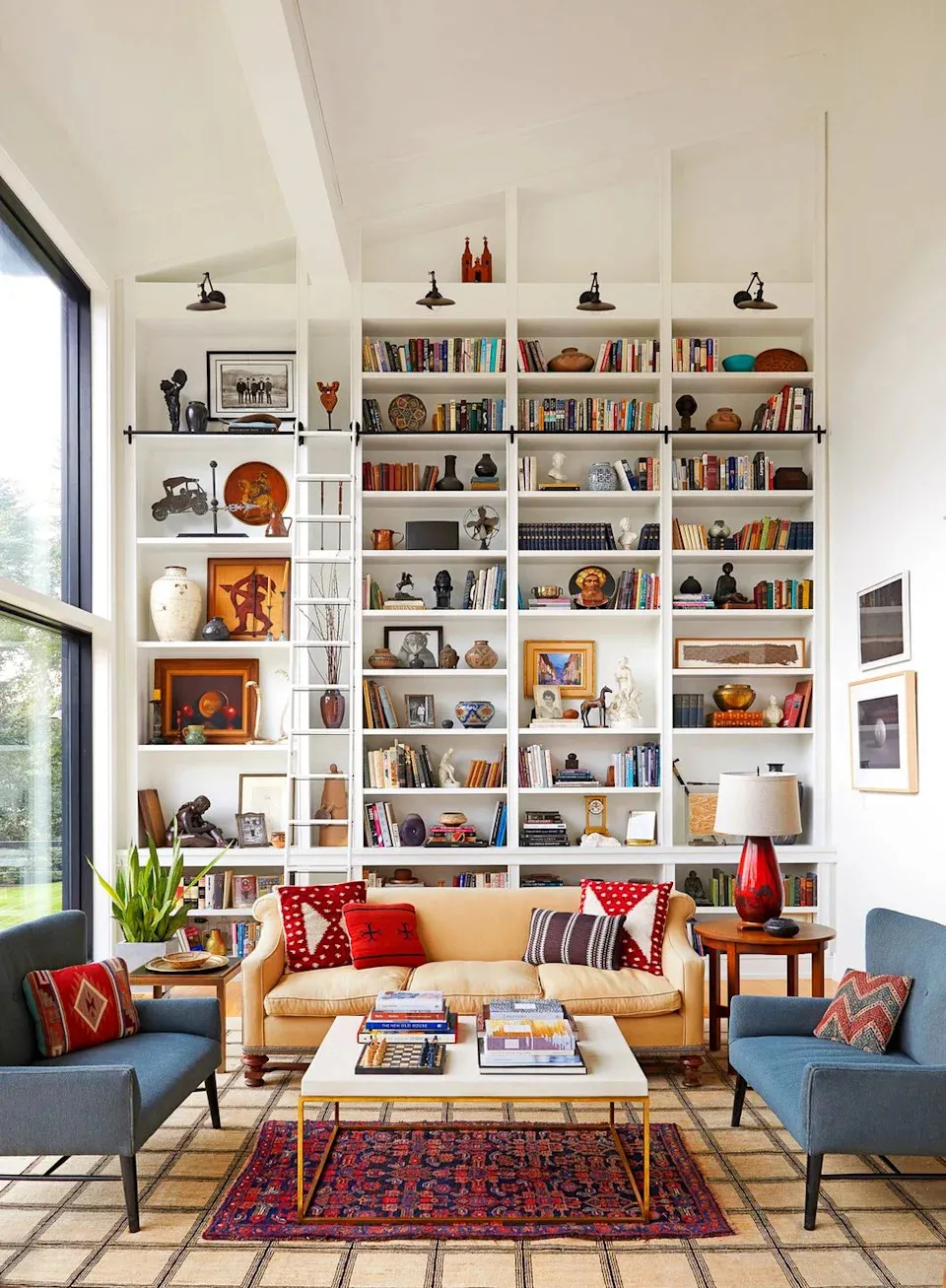 22 Ways to Style Your Bookshelf Like a Designer