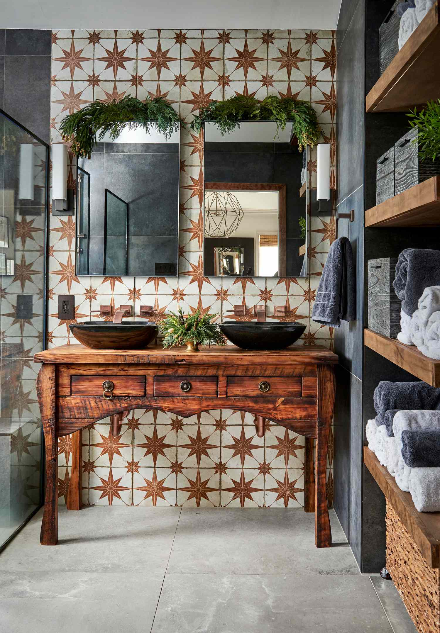 24 Christmas Bathroom Decor Ideas