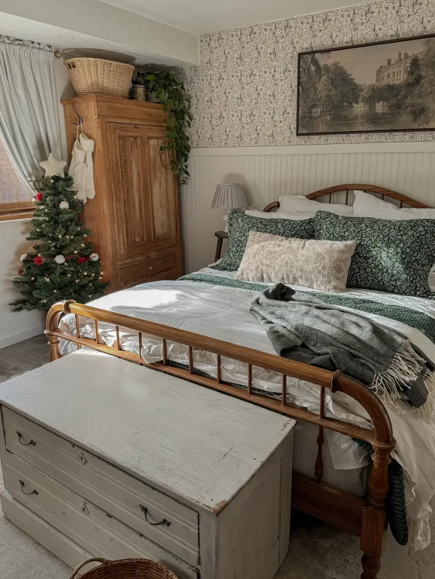 25 Farmhouse Christmas Bedroom Ideas for a Cozy Holiday Home