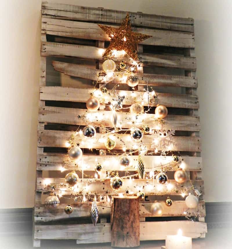 25 Ideas of How to Make a Wood Pallet Christmas Tree