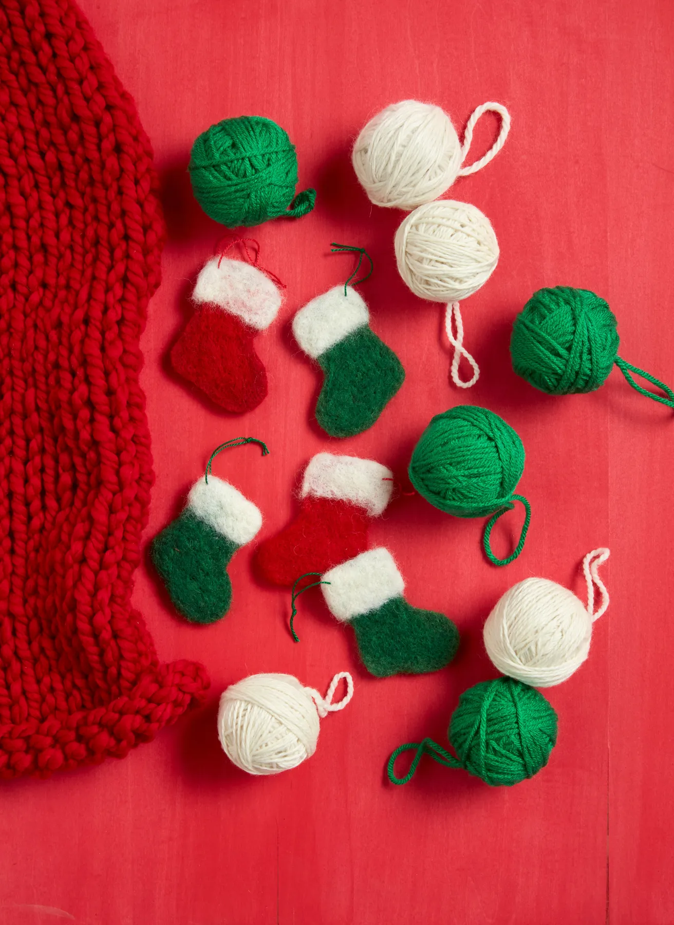 28 DIY Felt Ornaments for a Festive Christmas Tree