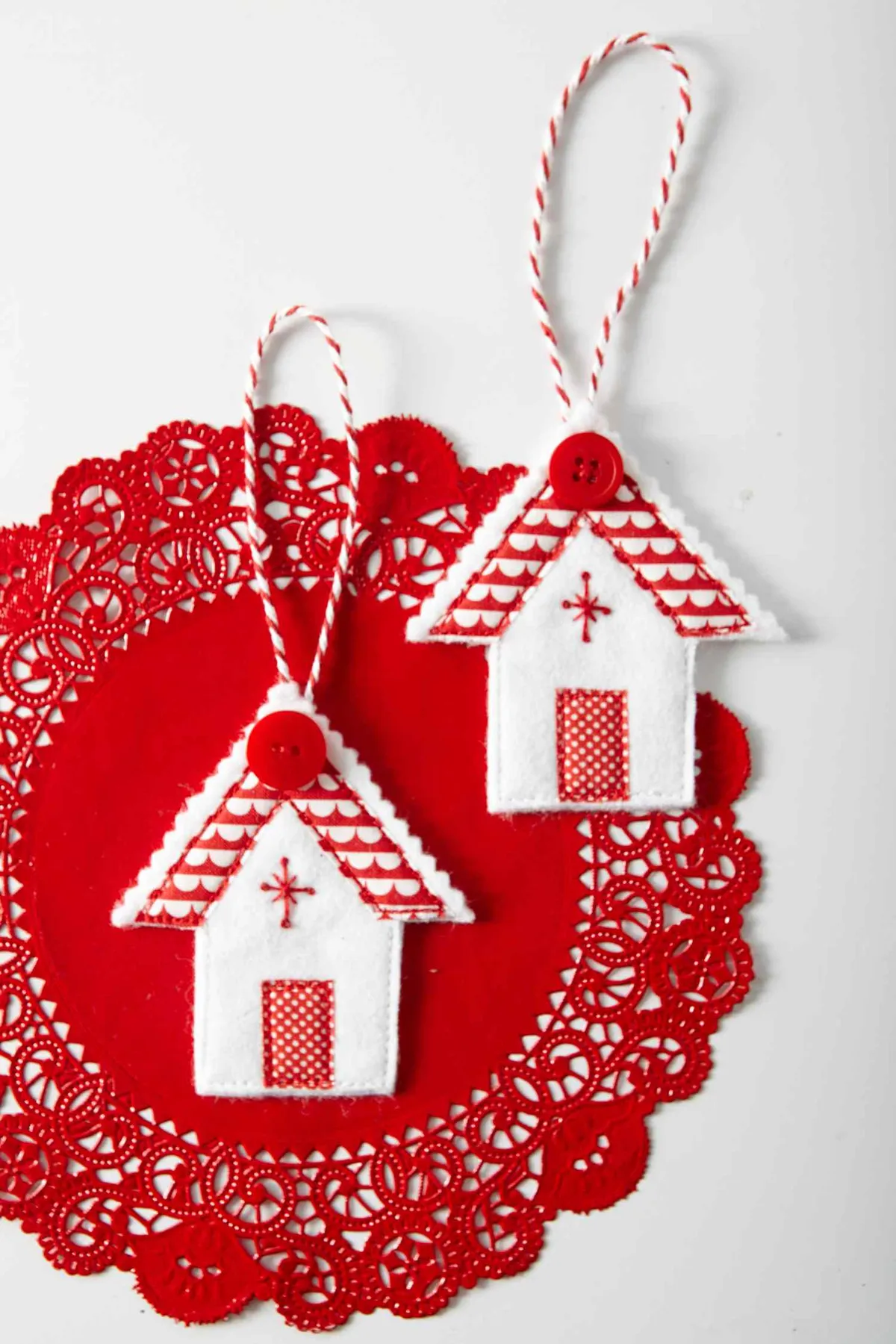 28 DIY Felt Ornaments for a Festive Christmas Tree