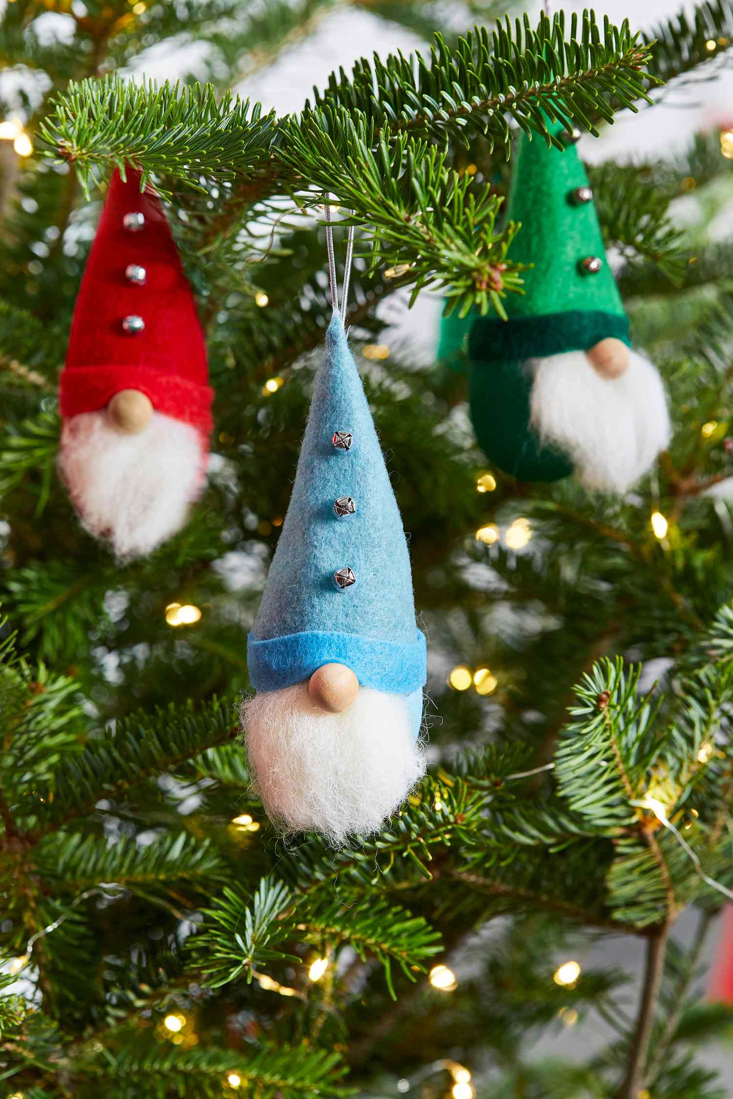 28 DIY Felt Ornaments for a Festive Christmas Tree