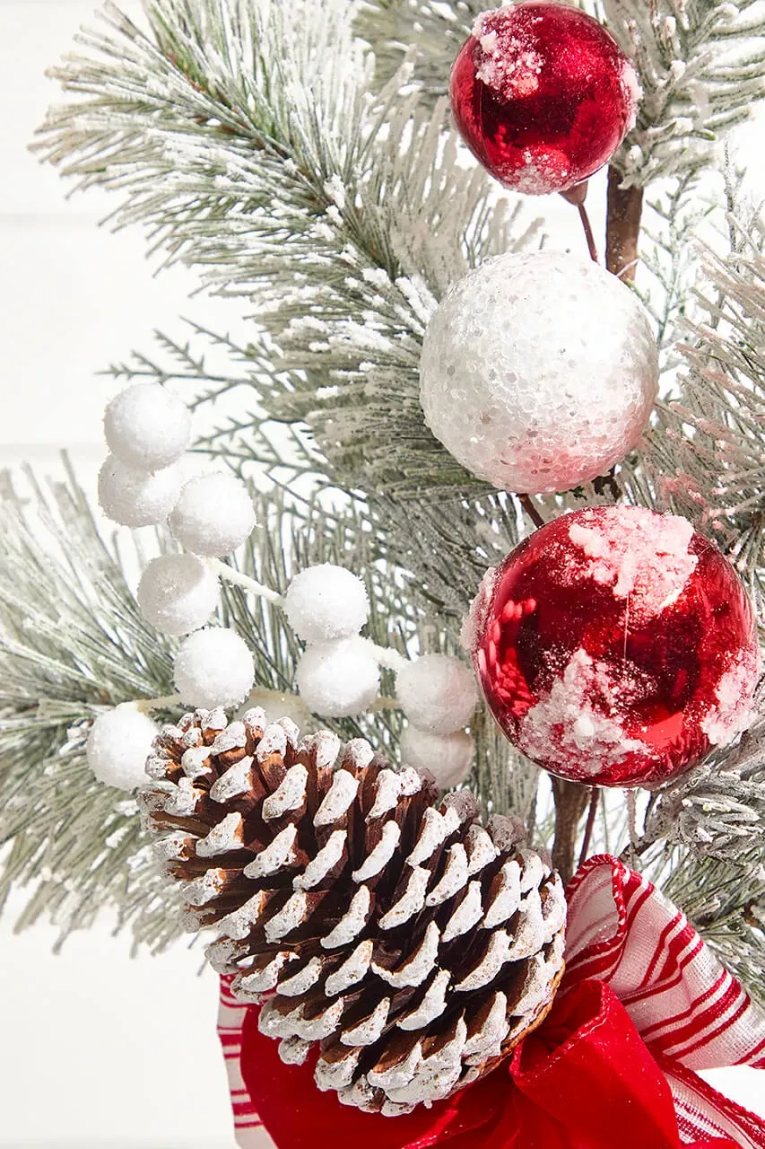 30' Christmas Ball Berry Cedar Spray- Red & White